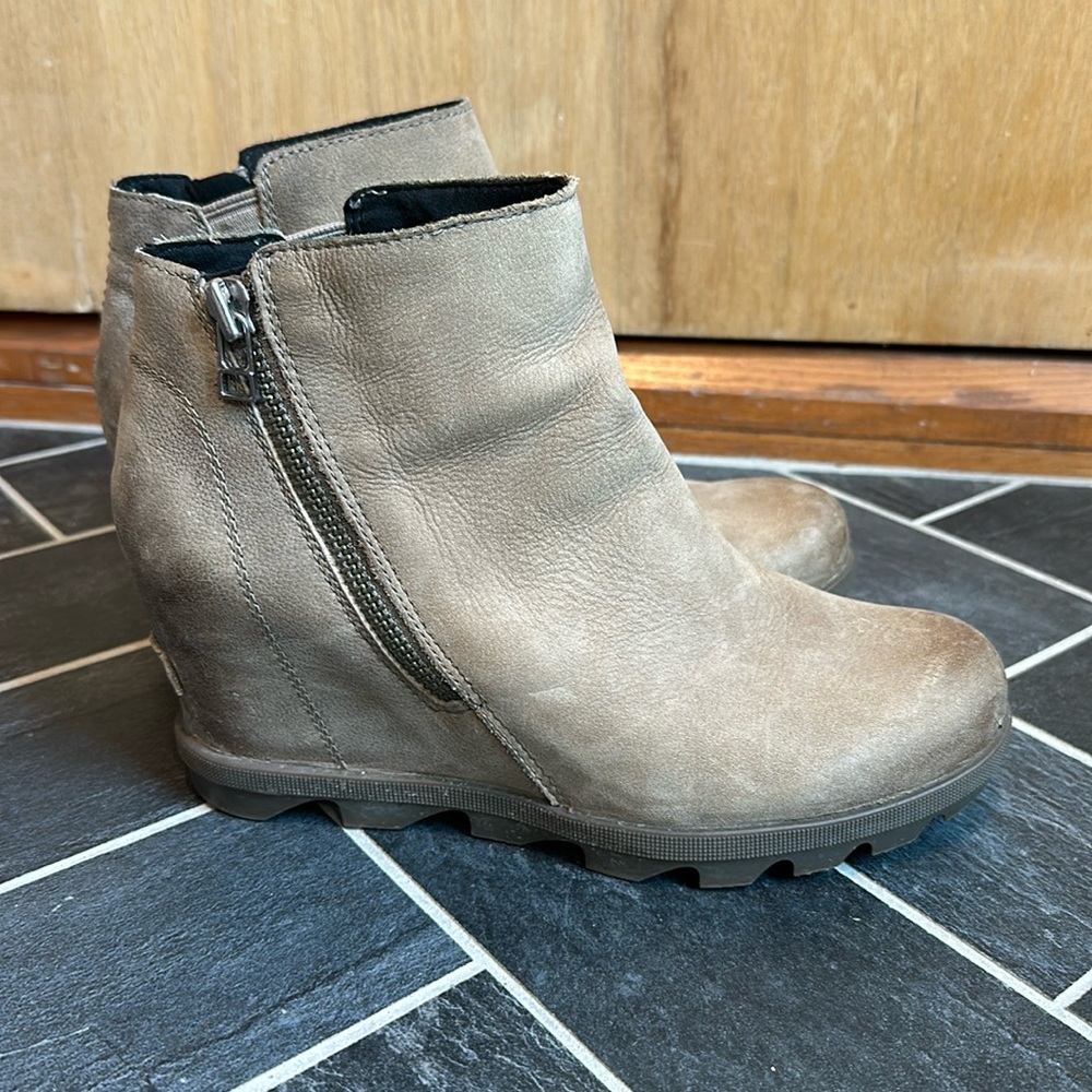 Sorel wedge boots